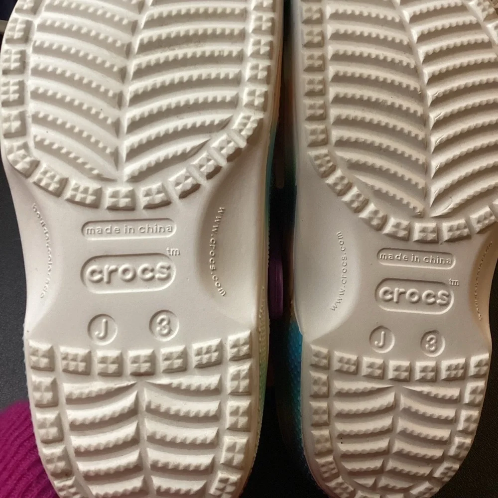 CROCS nwot youth